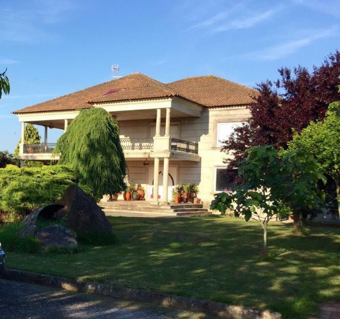 Villa Las Camelias Villanueva De Arosa Luaran gambar